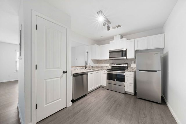 2200 E Trinity Mills Road 510, Carrollton, TX 75006