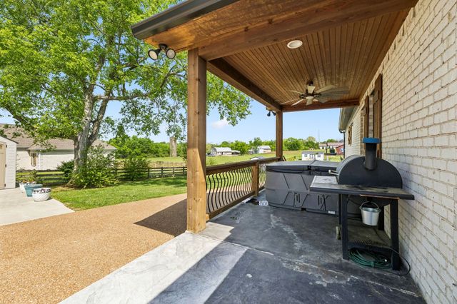 2104 Williamsport Pike, Columbia, TN 38401