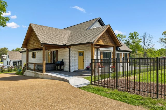 2104 Williamsport Pike, Columbia, TN 38401
