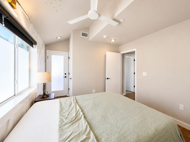 913 Duncan LN 201, Austin, TX 78705