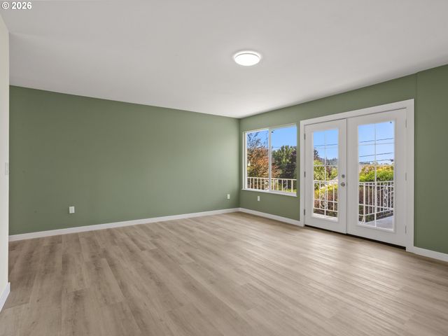 6855 Sw CAPITOL Hwy, Portland, OR 97219
