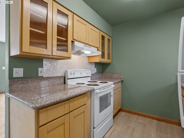 6855 Sw CAPITOL Hwy, Portland, OR 97219