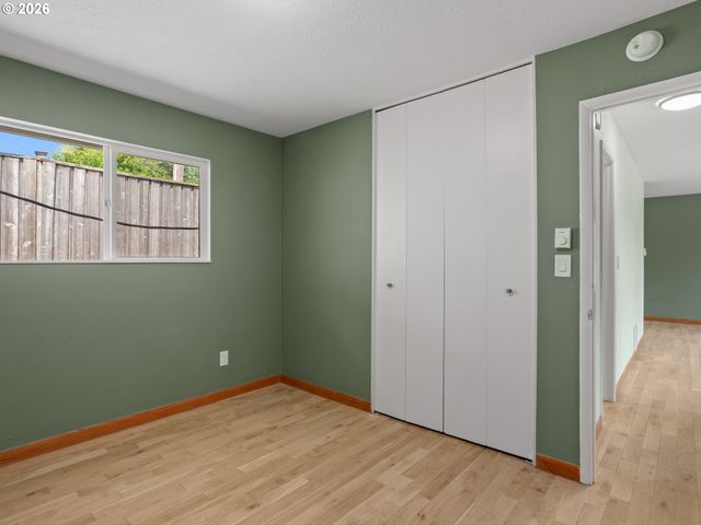 6855 Sw CAPITOL Hwy, Portland, OR 97219