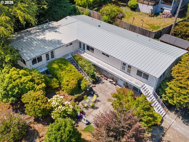 6855 Sw CAPITOL Hwy, Portland, OR 97219