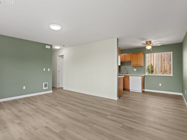 6855 Sw CAPITOL Hwy, Portland, OR 97219