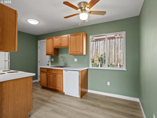 6855 Sw CAPITOL Hwy, Portland, OR 97219