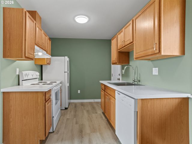 6855 Sw CAPITOL Hwy, Portland, OR 97219