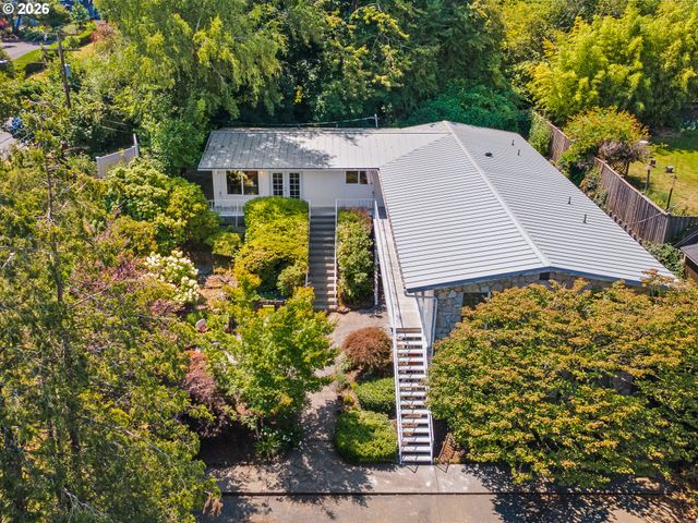 6855 Sw CAPITOL Hwy, Portland, OR 97219