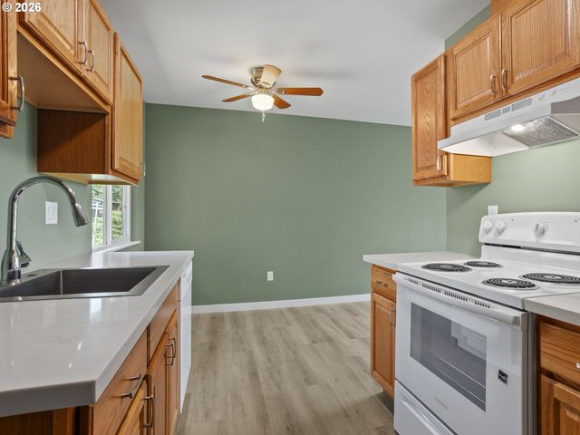 6855 Sw CAPITOL Hwy, Portland, OR 97219