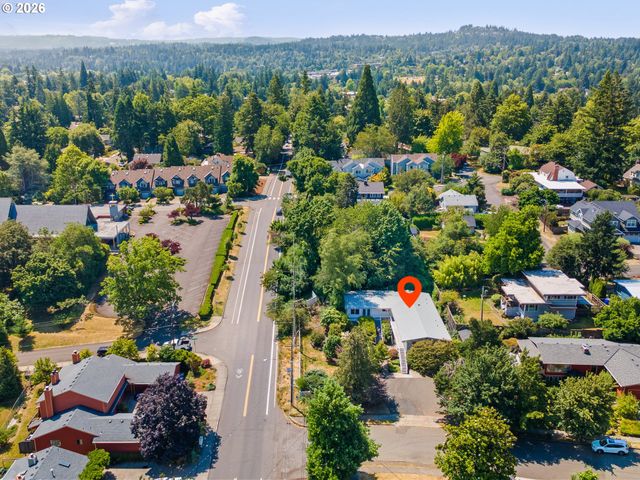 6855 Sw CAPITOL Hwy, Portland, OR 97219