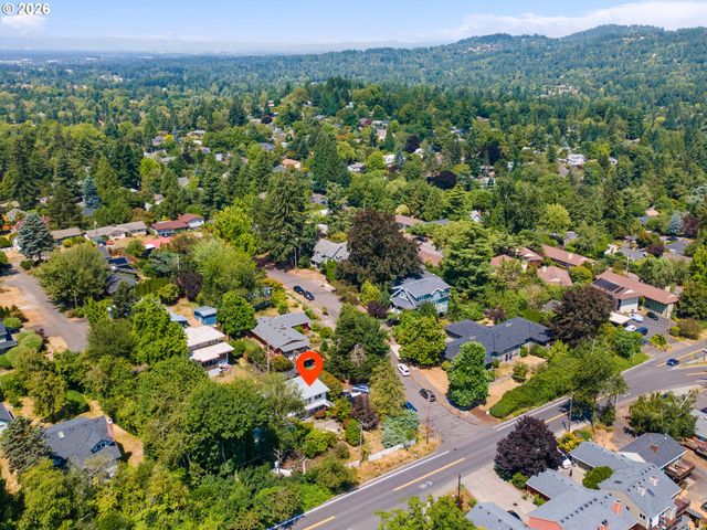 6855 Sw CAPITOL Hwy, Portland, OR 97219