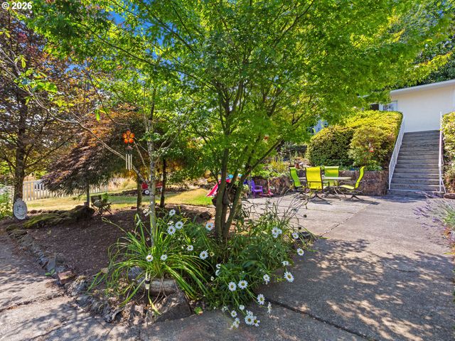6855 Sw CAPITOL Hwy, Portland, OR 97219