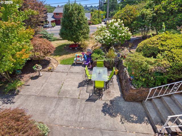 6855 Sw CAPITOL Hwy, Portland, OR 97219