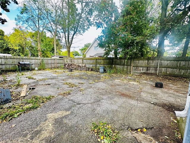 3177 Elyria Avenue, Lorain, OH 44055