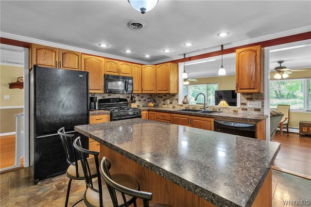 8667 Bonview, Clarence, NY 14221