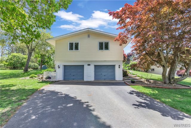 8667 Bonview, Clarence, NY 14221