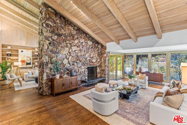 11356 Thurston Circle, Los Angeles, CA 90049