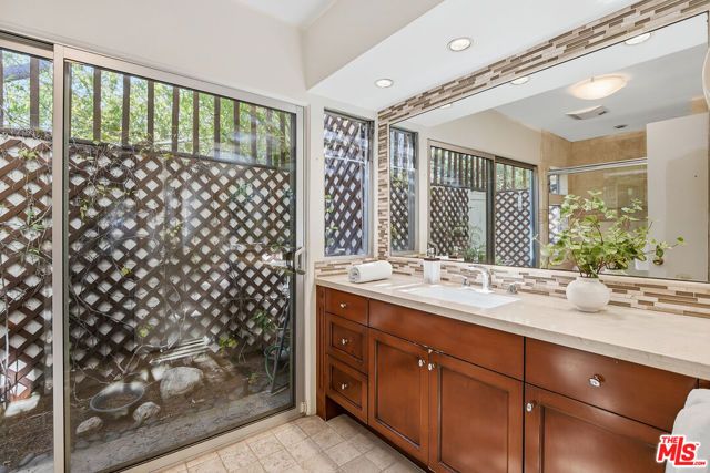 11356 Thurston Circle, Los Angeles, CA 90049