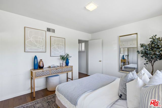 11356 Thurston Circle, Los Angeles, CA 90049