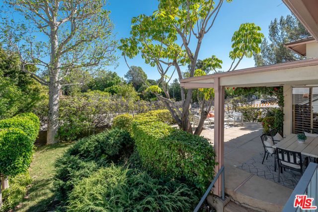 11356 Thurston Circle, Los Angeles, CA 90049