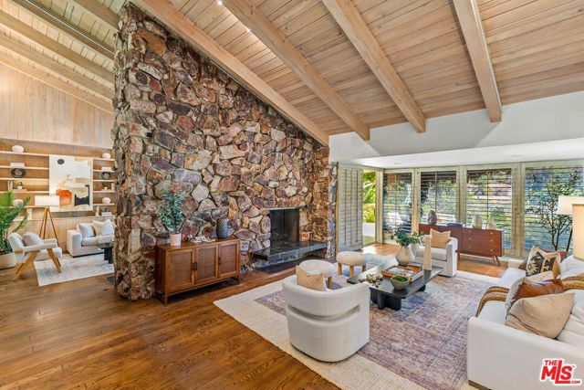 11356 Thurston Circle, Los Angeles, CA 90049