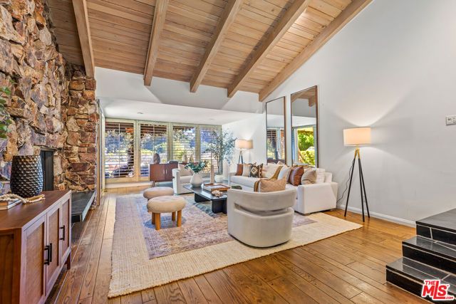 11356 Thurston Circle, Los Angeles, CA 90049