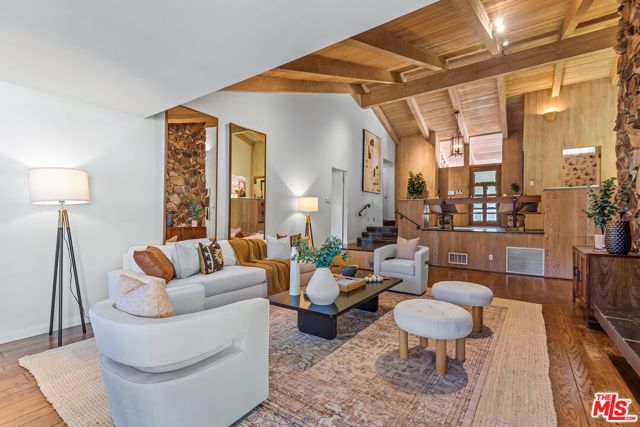 11356 Thurston Circle, Los Angeles, CA 90049