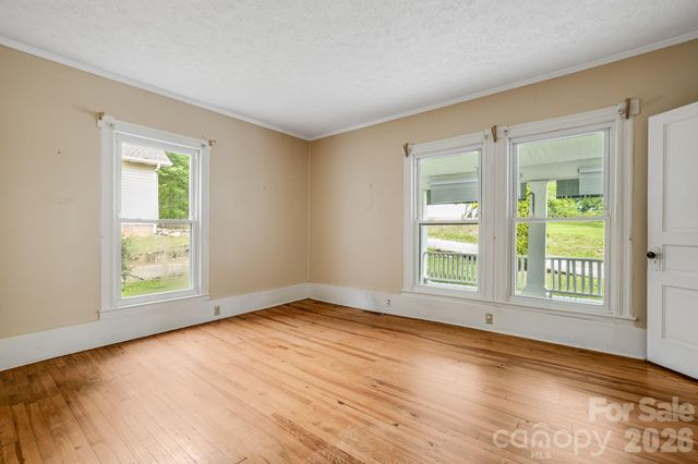 82 Hill Street, Hot Springs, NC 28743