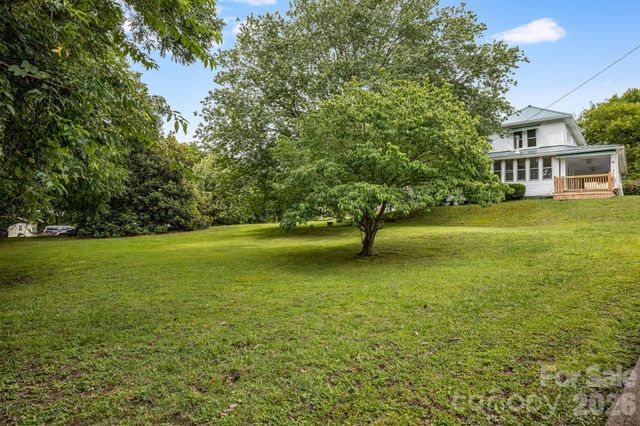 82 Hill Street, Hot Springs, NC 28743