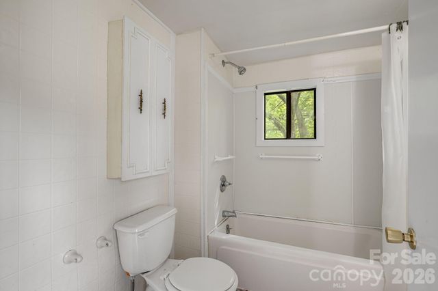 82 Hill Street, Hot Springs, NC 28743