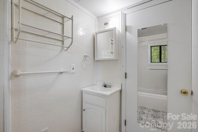 82 Hill Street, Hot Springs, NC 28743