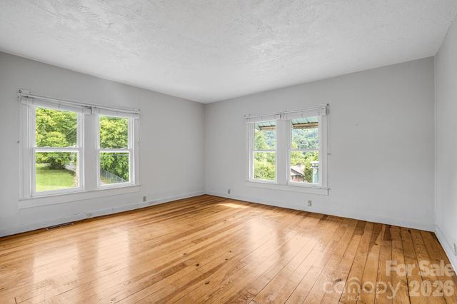 82 Hill Street, Hot Springs, NC 28743