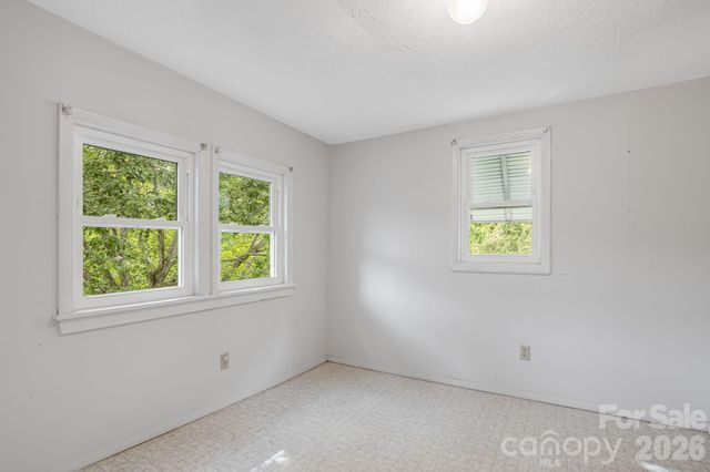 82 Hill Street, Hot Springs, NC 28743