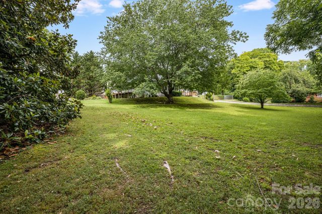 82 Hill Street, Hot Springs, NC 28743