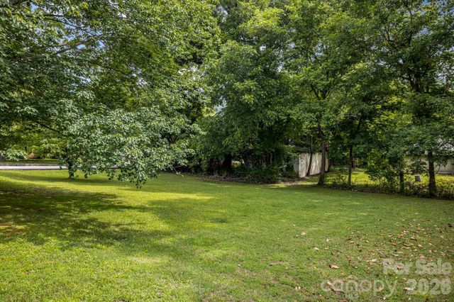 82 Hill Street, Hot Springs, NC 28743