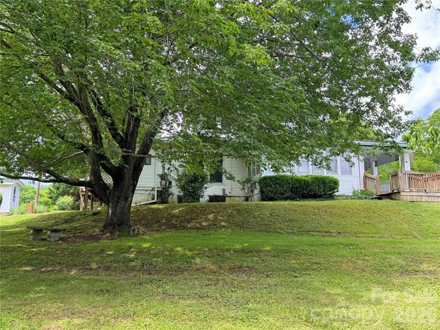 82 Hill Street, Hot Springs, NC 28743