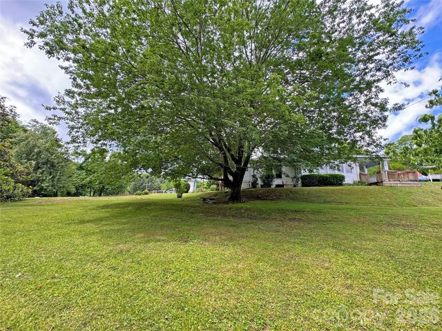 82 Hill Street, Hot Springs, NC 28743