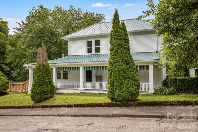 82 Hill Street, Hot Springs, NC 28743