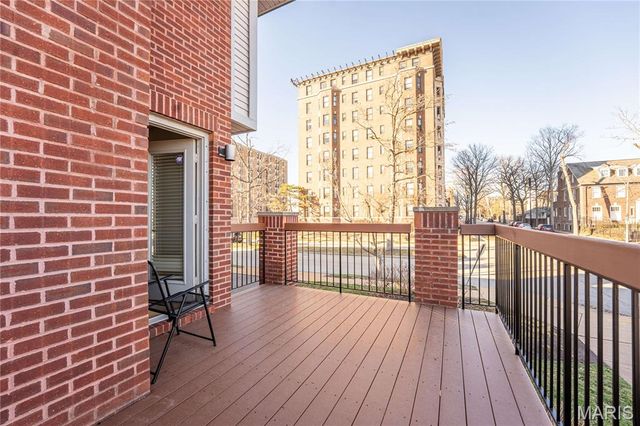 445 Clara Avenue 24, St Louis, MO 63112
