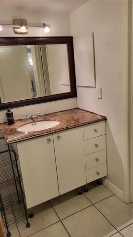 3475 N Country Club Dr 409, Aventura, FL 33180