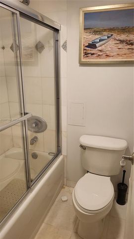 3475 N Country Club Dr 409, Aventura, FL 33180