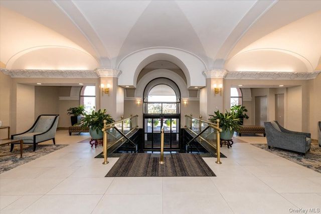 2 Richmond Road 4F, Lido Beach, NY 11561