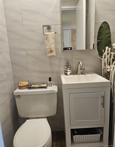 2 Richmond Road 4F, Lido Beach, NY 11561