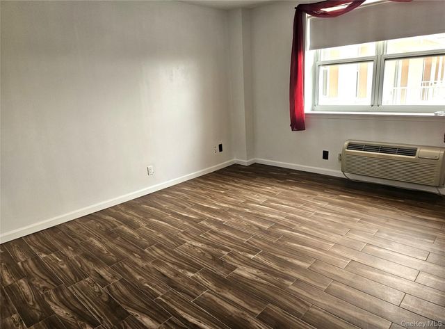 2 Richmond Road 4F, Lido Beach, NY 11561