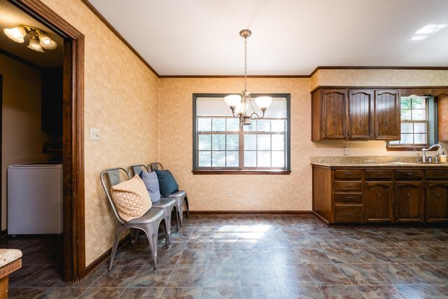 1924 Hillsborough Lane, Little Rock, AR 72212