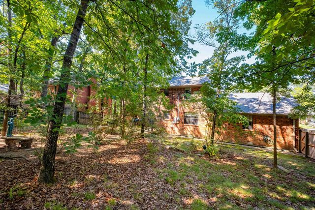 1924 Hillsborough Lane, Little Rock, AR 72212