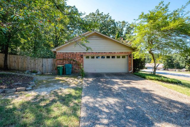 1924 Hillsborough Lane, Little Rock, AR 72212