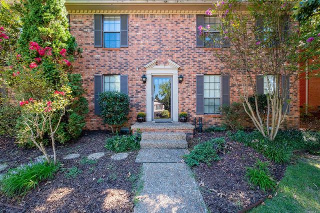 1924 Hillsborough Lane, Little Rock, AR 72212