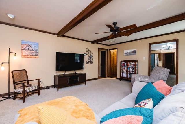 1924 Hillsborough Lane, Little Rock, AR 72212