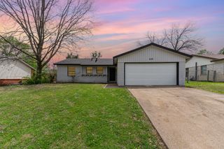 2110 Brookshire Street, Arlington, TX 76010